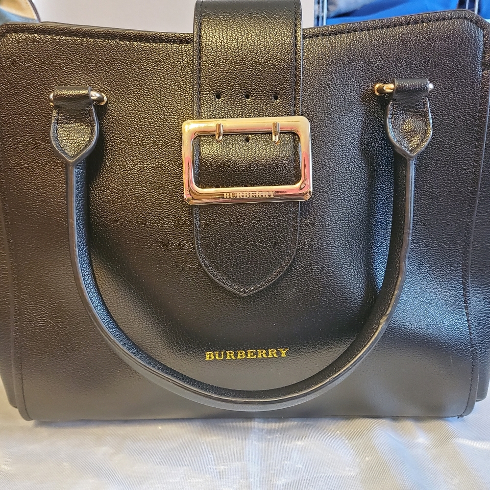 Burberry knock off purse